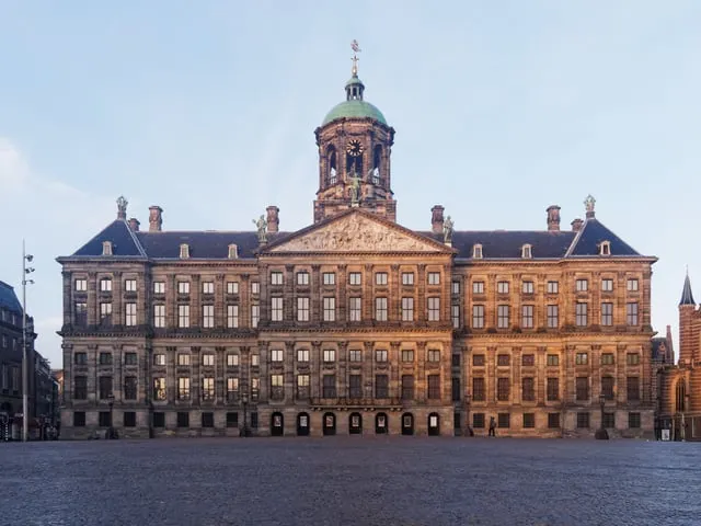 Royal Palace front facade, daytime
