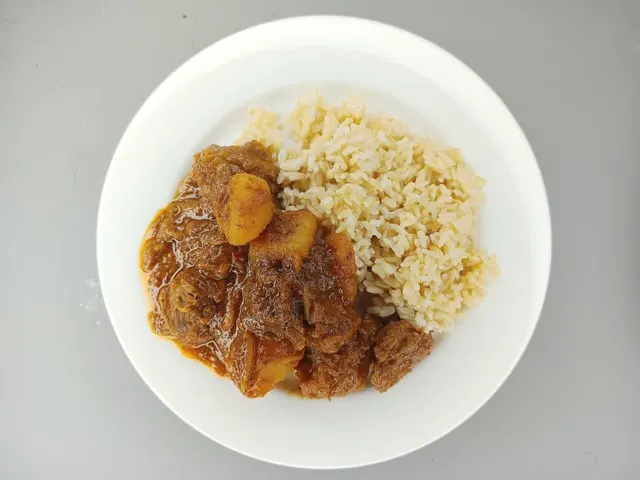 Beef massaman curry with brown rice