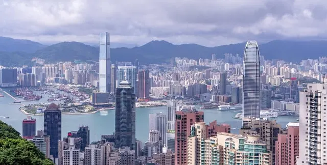 MrPrevedmedved / Pixabay / Pixabay Content License The harbour and both shores from Victoria Peak, bright day