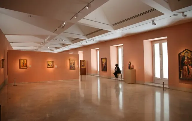 A gallery room inside the Thyssen museum