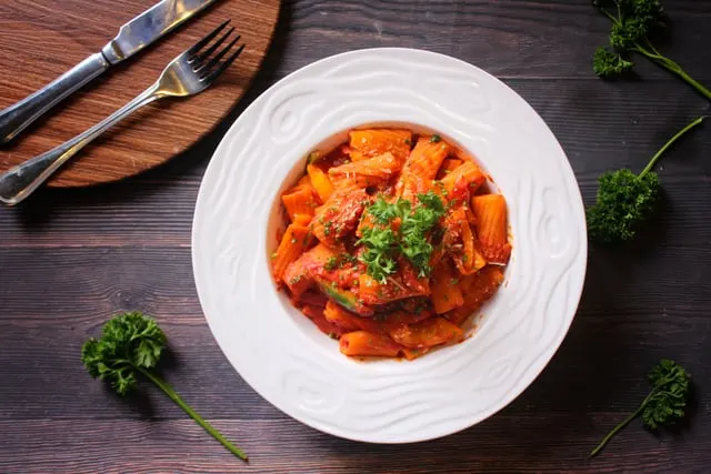 Rigatoni in a spicy tomato sauce (no crab shown)